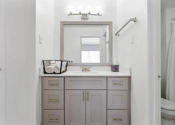 Stylish, Just Renovated 1 Bedroom In Downtown Mesa
